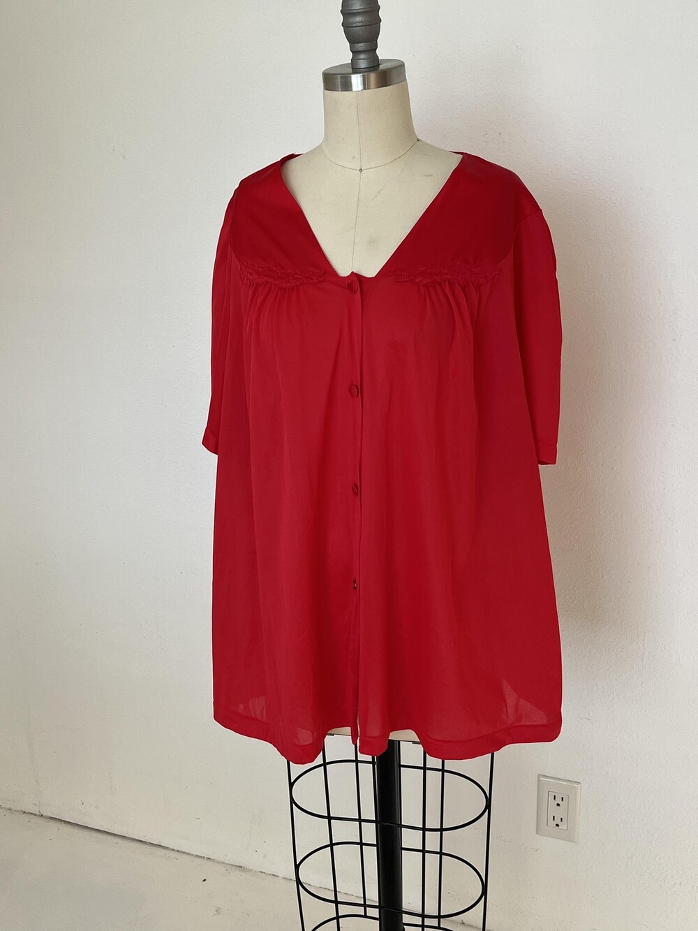 Vintage Nightgown Lingerie Robe Kaftan Womens 3XL Vanity FairRed Embroidered Red